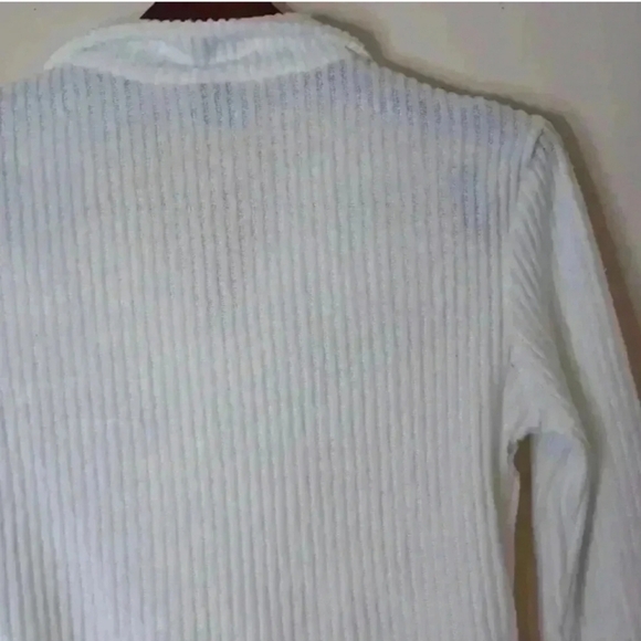 Waffle-knit-v-neck-sweaters-for-women - Picture 4 of 10